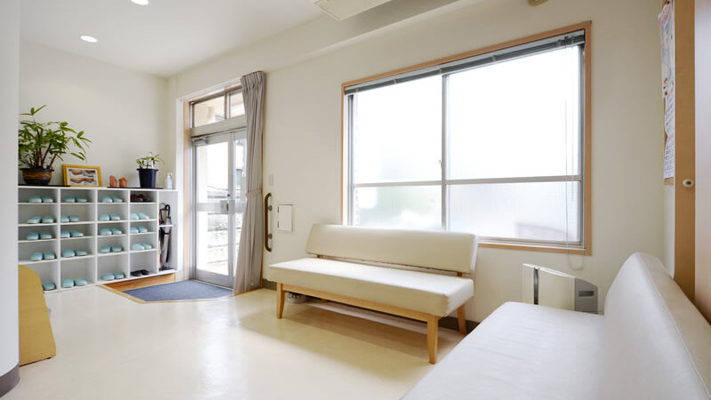 「鼻から胃カメラ」「寝たまま胃カメラ」「寝たまま大腸カメラ」「午後から胃カメラ」など楽に受けられる内視鏡検査を行っています